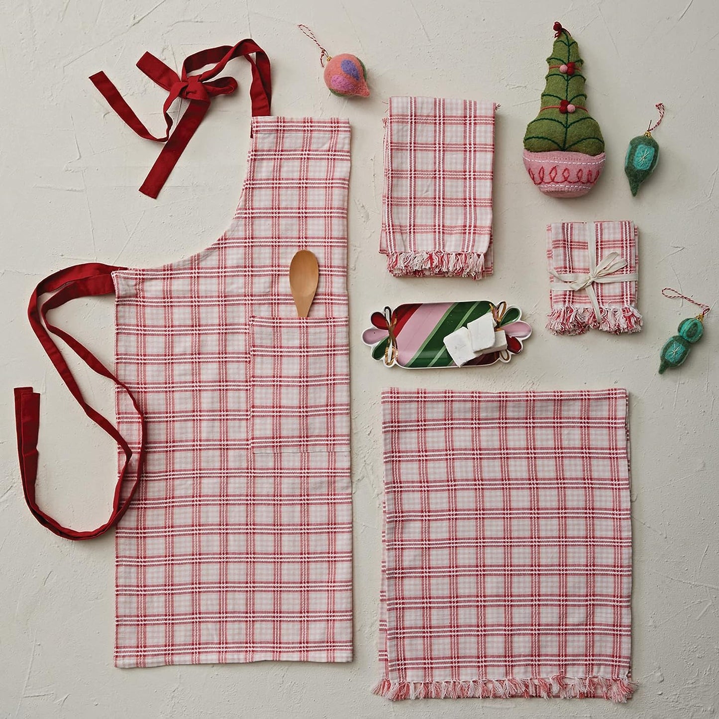 Creative Co-Op Cotton Dobby Table Runner with Fringe - Red