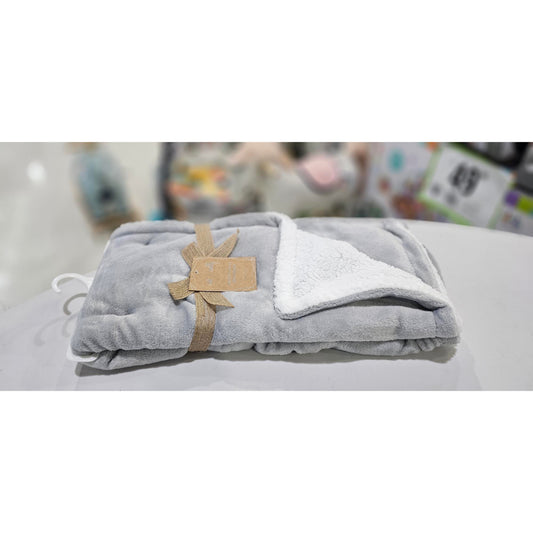 Manta de bebé de sherpa lisa de 30" x 40" de SL Home Fashions, color blanco