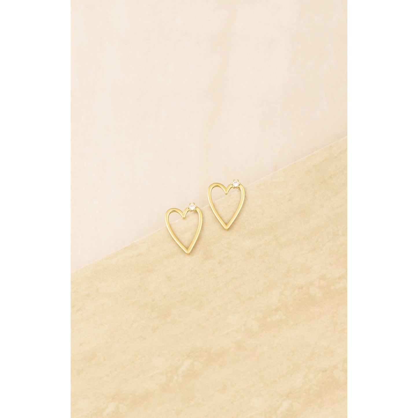 Pendientes de corazón bañados en oro de 18 k Subtle Love para mujer de Ettika