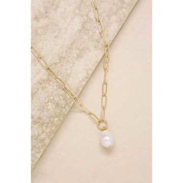 Ettika Single Pearl Open Links Chain Necklace in 18K Gold Plated over Metal