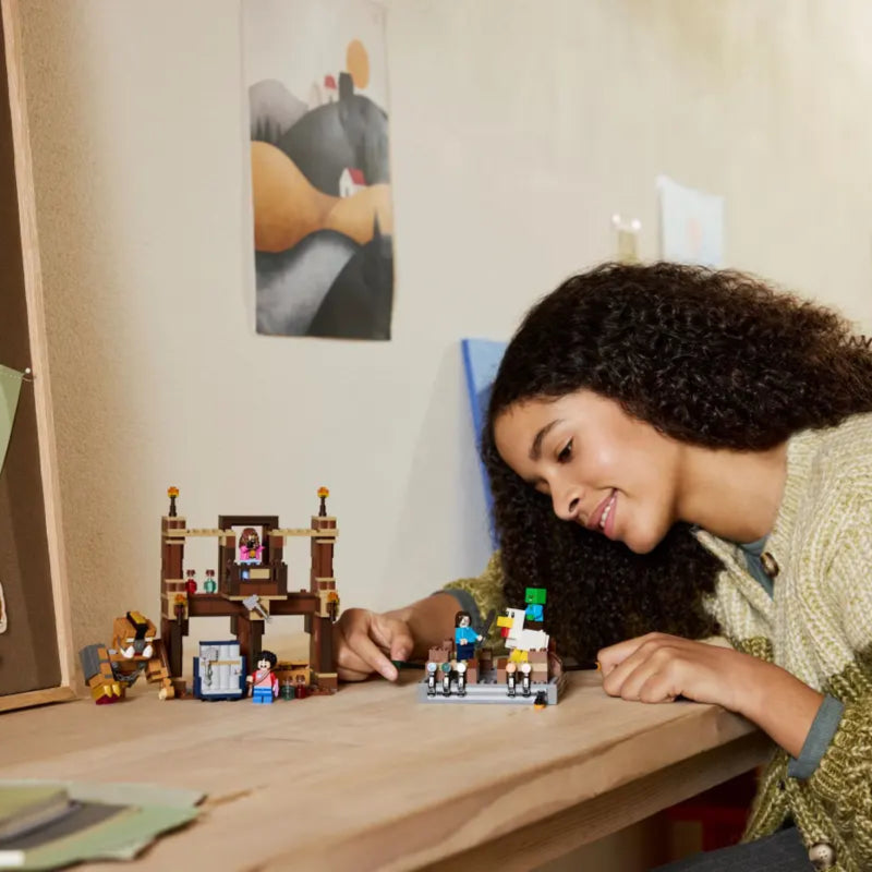 LEGO Minecraft Woodland Mansion Fighting Ring Building Toy Set (491-Pieces)