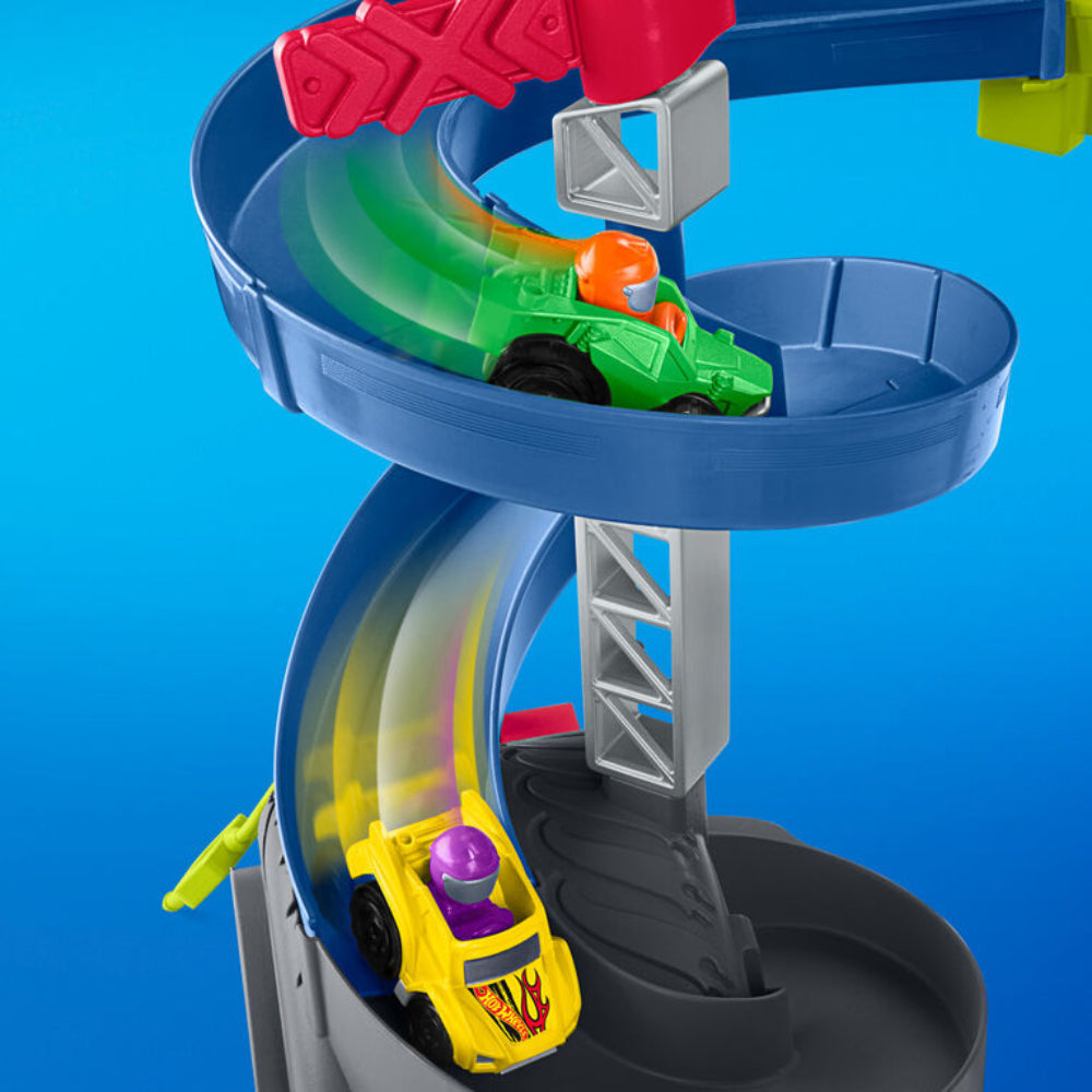 Pista de carreras con acrobacias en espiral de Little People Hot Wheels