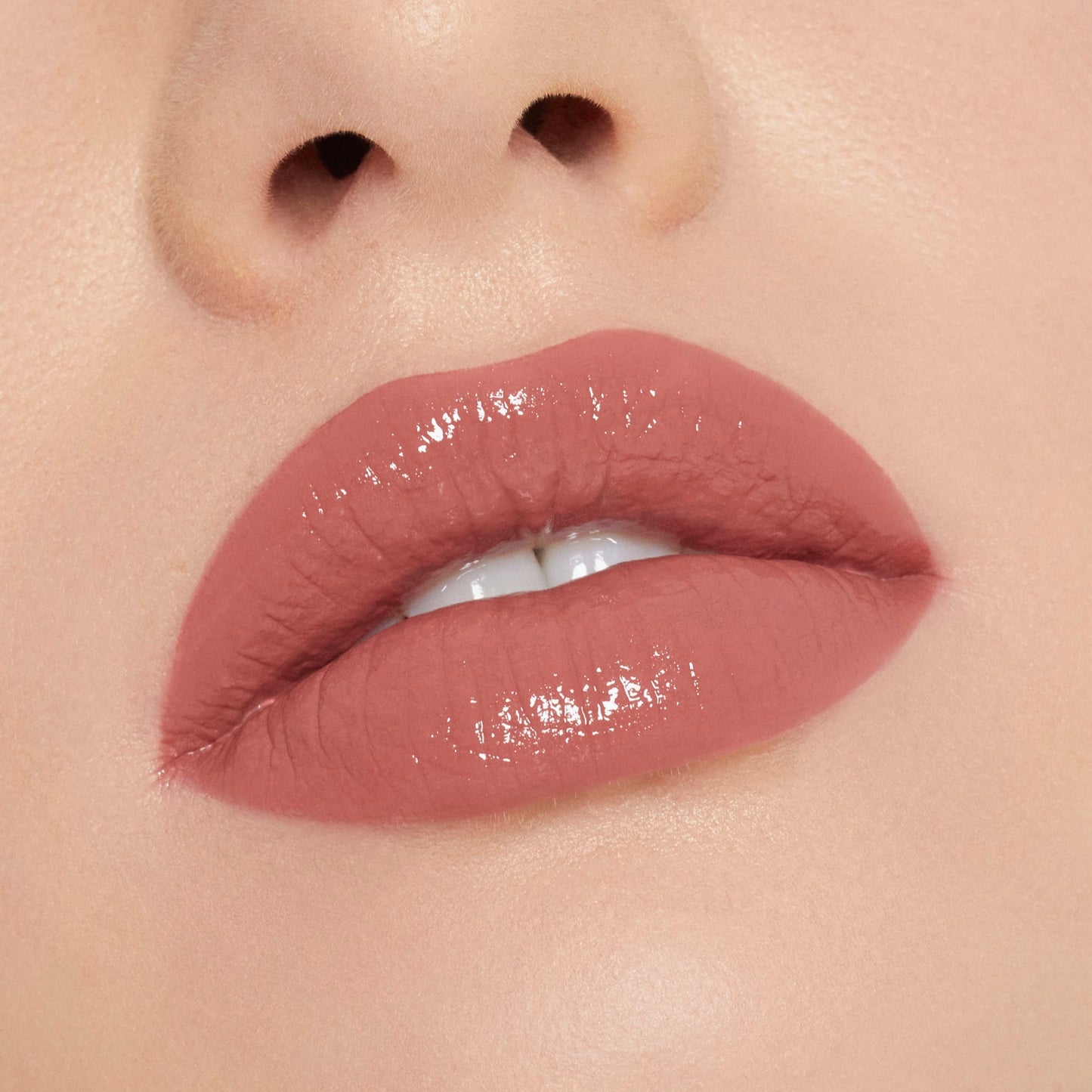 Laca de labios con brillo Felt Cute de Kylie Cosmetics de 0,09 oz (fórmula no pegajosa)