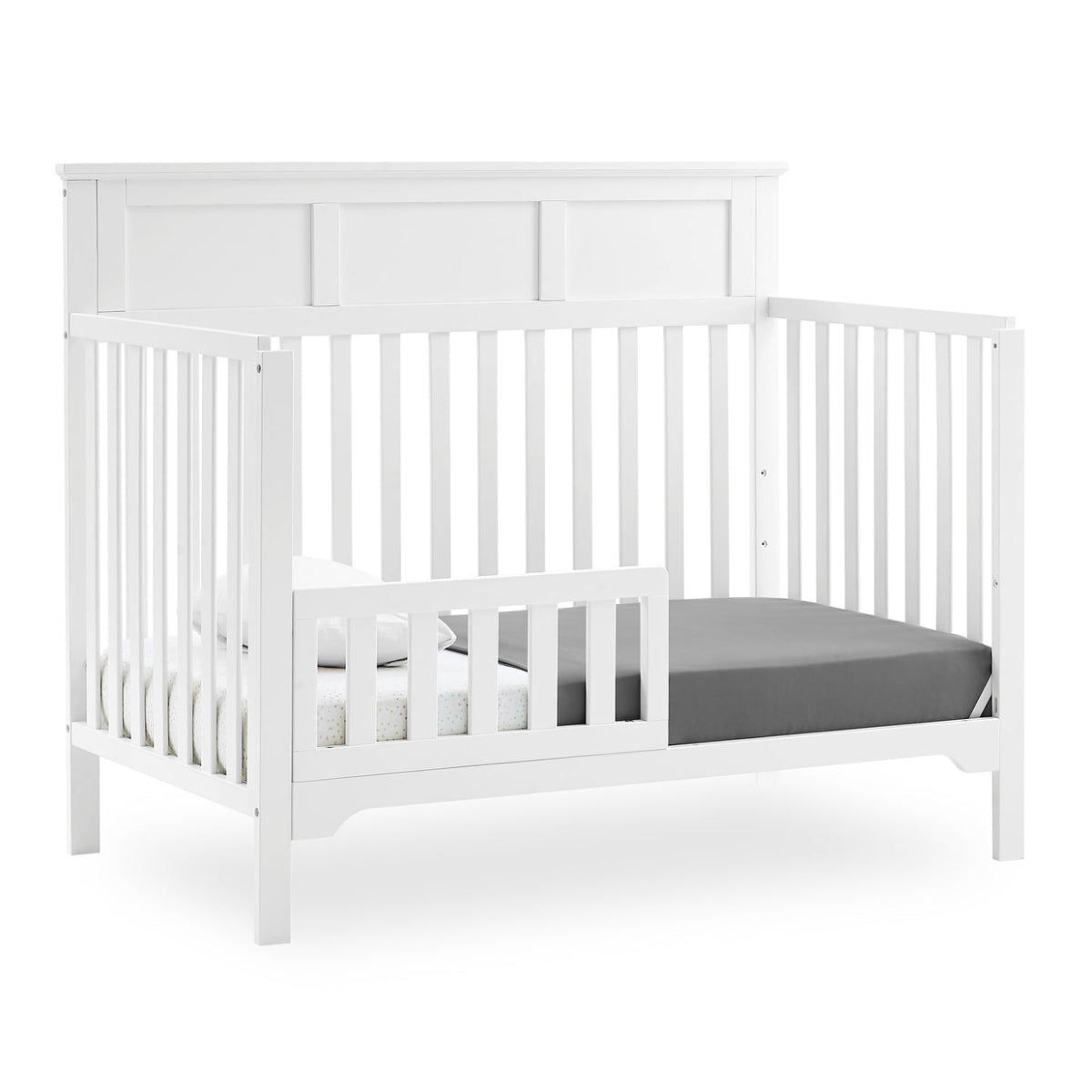 Delta Children Sweet Beginnings Hart Flat Top White 6-in-1 Convertible Wooden Crib