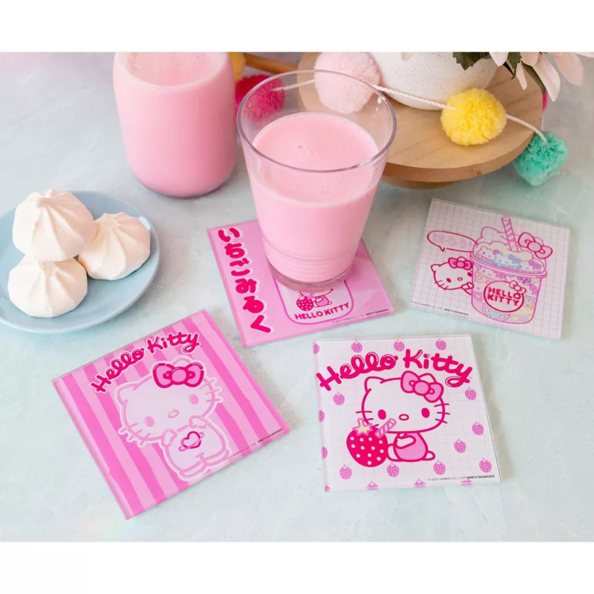 Posavasos de vidrio con leche de fresa de Hello Kitty de Sanrio (juego de 4) - Rosa