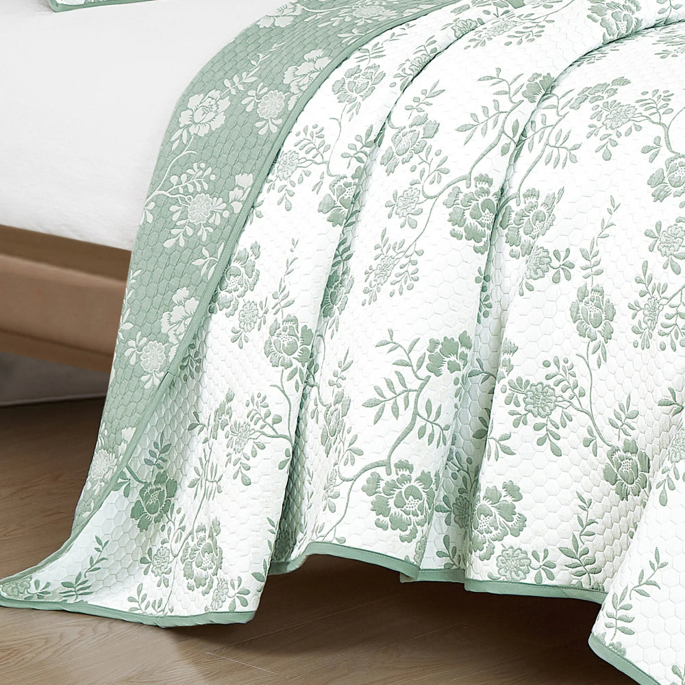 Elight Home Ratna Queen Size (3-Piece) Comforter Set - White/Green