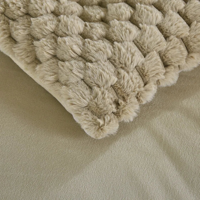 Elight Home Anwen Plush Luxury Comforter Set (4-Piece)