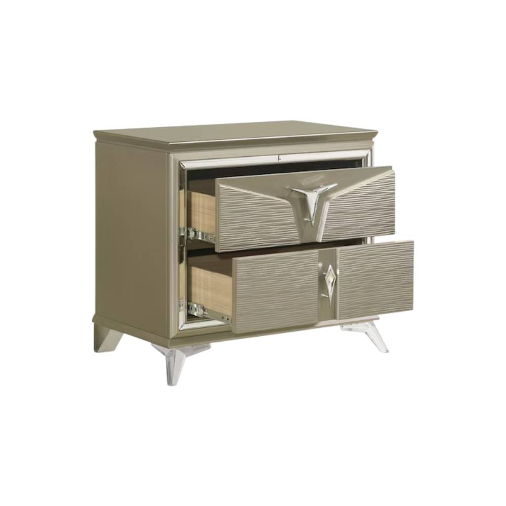 Raleigh Queen Size (4-Piece) Bedroom Set by Best Home