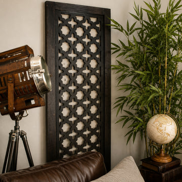 Panel de pared de madera tradicional de color negro 