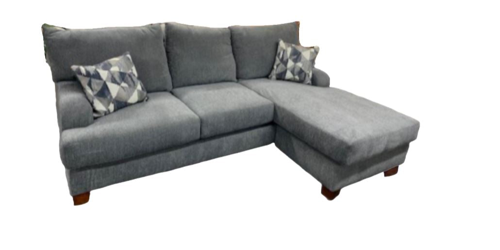 Sofá chaise longue tapizado en gris Elise de 40" de Arley's Furniture