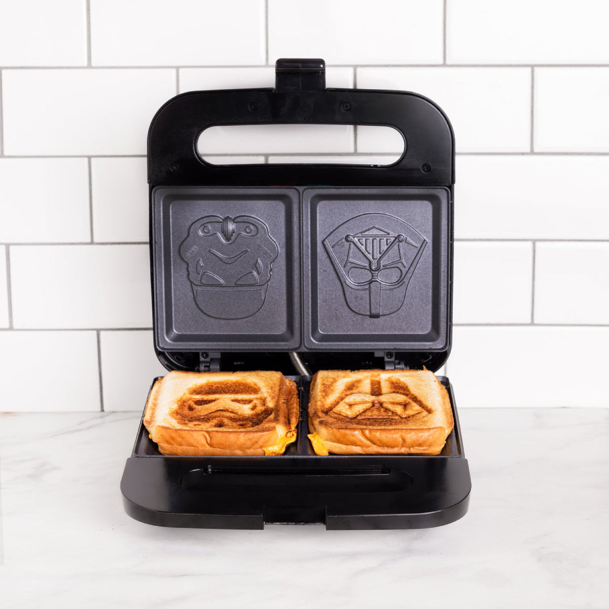 Star Wars PP/SRW/VDS2 Darth Vader and Stormtrooper Grilled Cheese Maker - Black