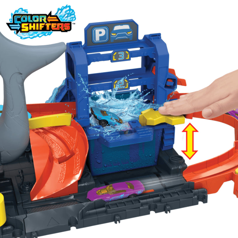 Coche de juguete Hot Wheels City Ultra Shark Car Wash con revelación de color a escala 1:64