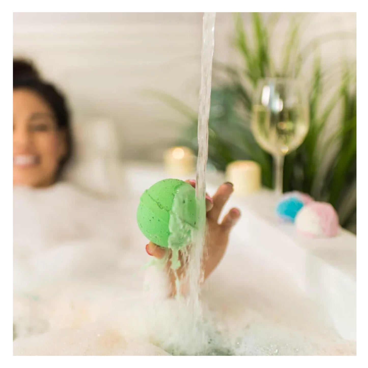 Nectar Bath Treats Relaxing, Fizzing Round Bath Bombs - Cool Mint