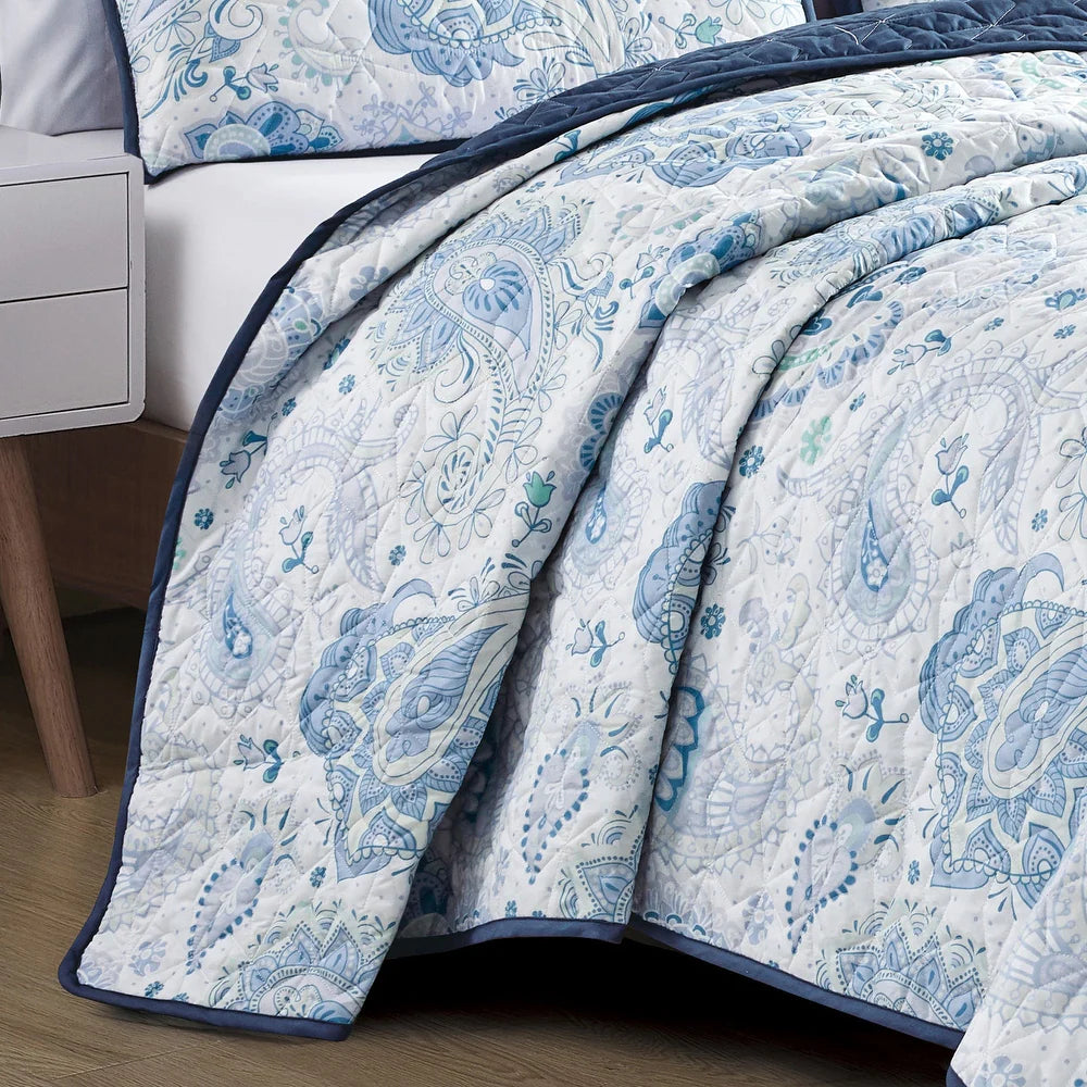 Esca Heget King Size 3-Piece Reversible Bedspread Set - Blue/White