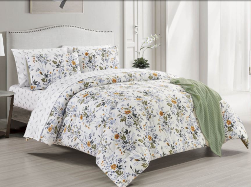 White Chateau Floral 8-Piece Comforter Set with Plush Throw - Queen