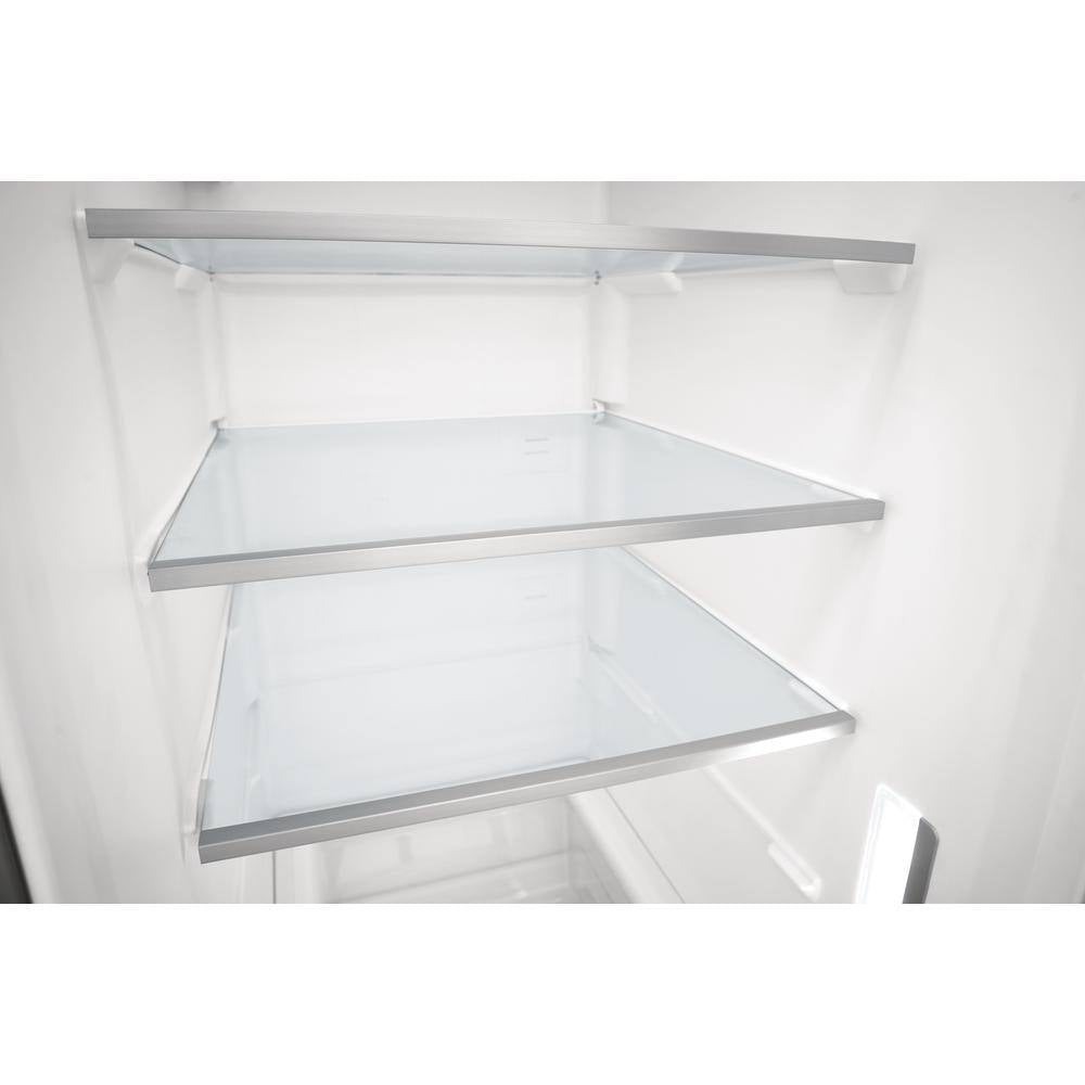 Paquete: refrigerador de dos puertas verticales de profundidad estándar Frigidaire Gallery GRSS2652AF de 25,6 pies cúbicos + horno microondas de encimera Toscana TCCMWP11WE1 de 1,1 pies cúbicos y 1000 vatios