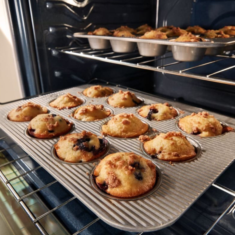 Whirlpool WFGS5030RZ 30" Gas Range with Air Cooking Technology - Silver/Black