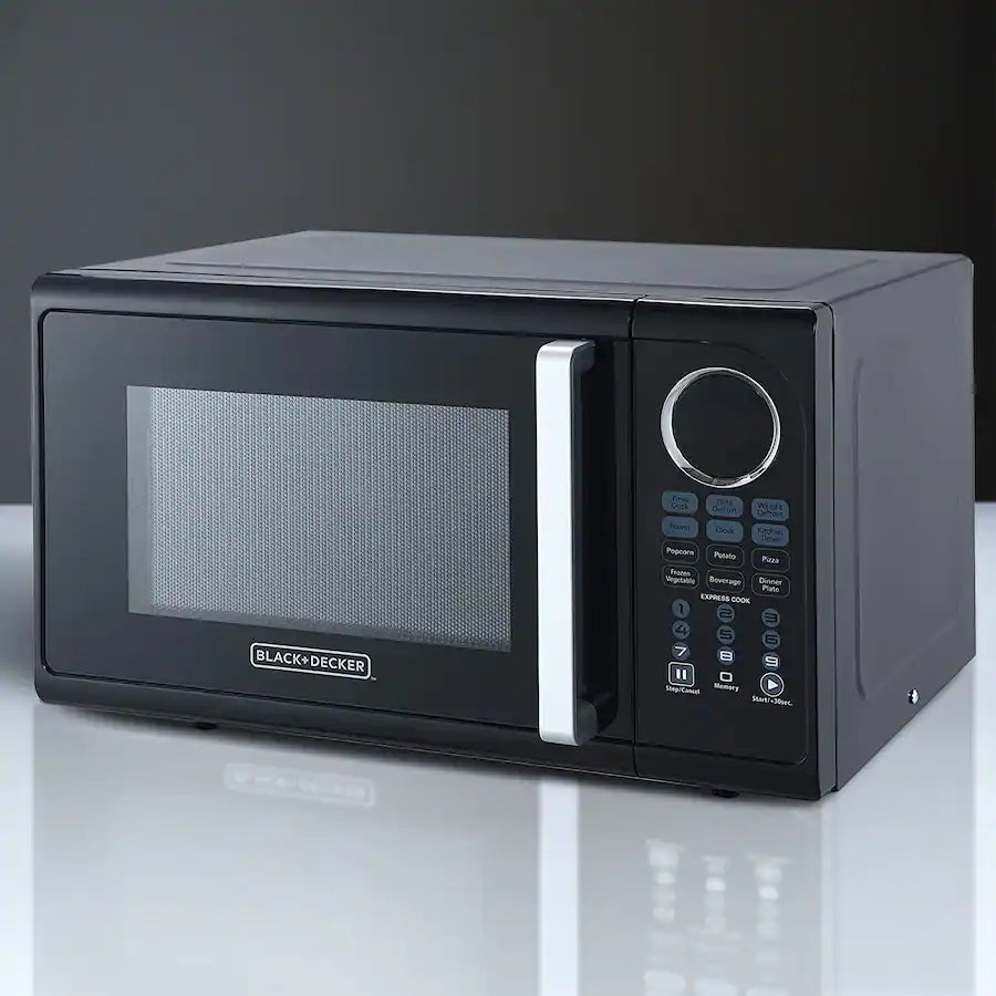 Black+Decker 0.9 cu.ft. Digital Microwave Oven with Touchpad