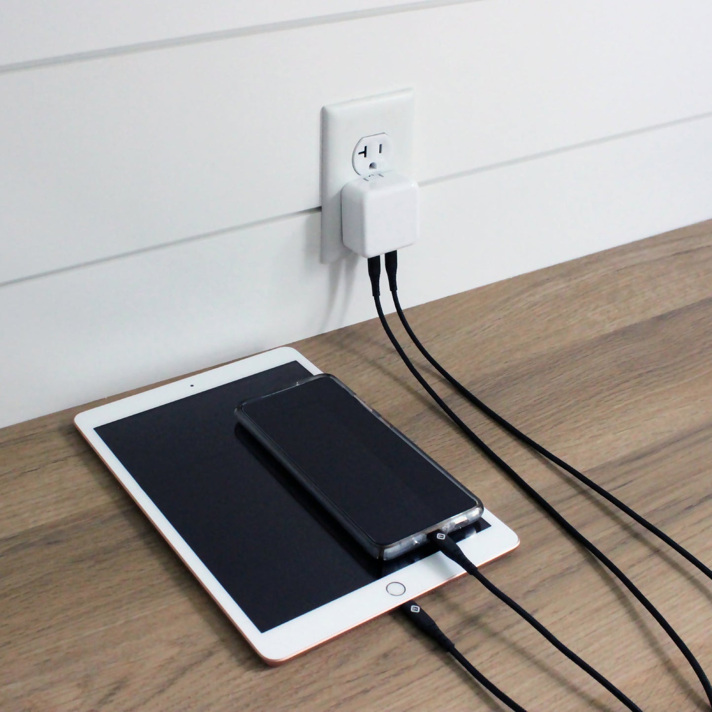 Cargador de pared dual USB-C con suministro de energía de 35 W de Tekya, color blanco