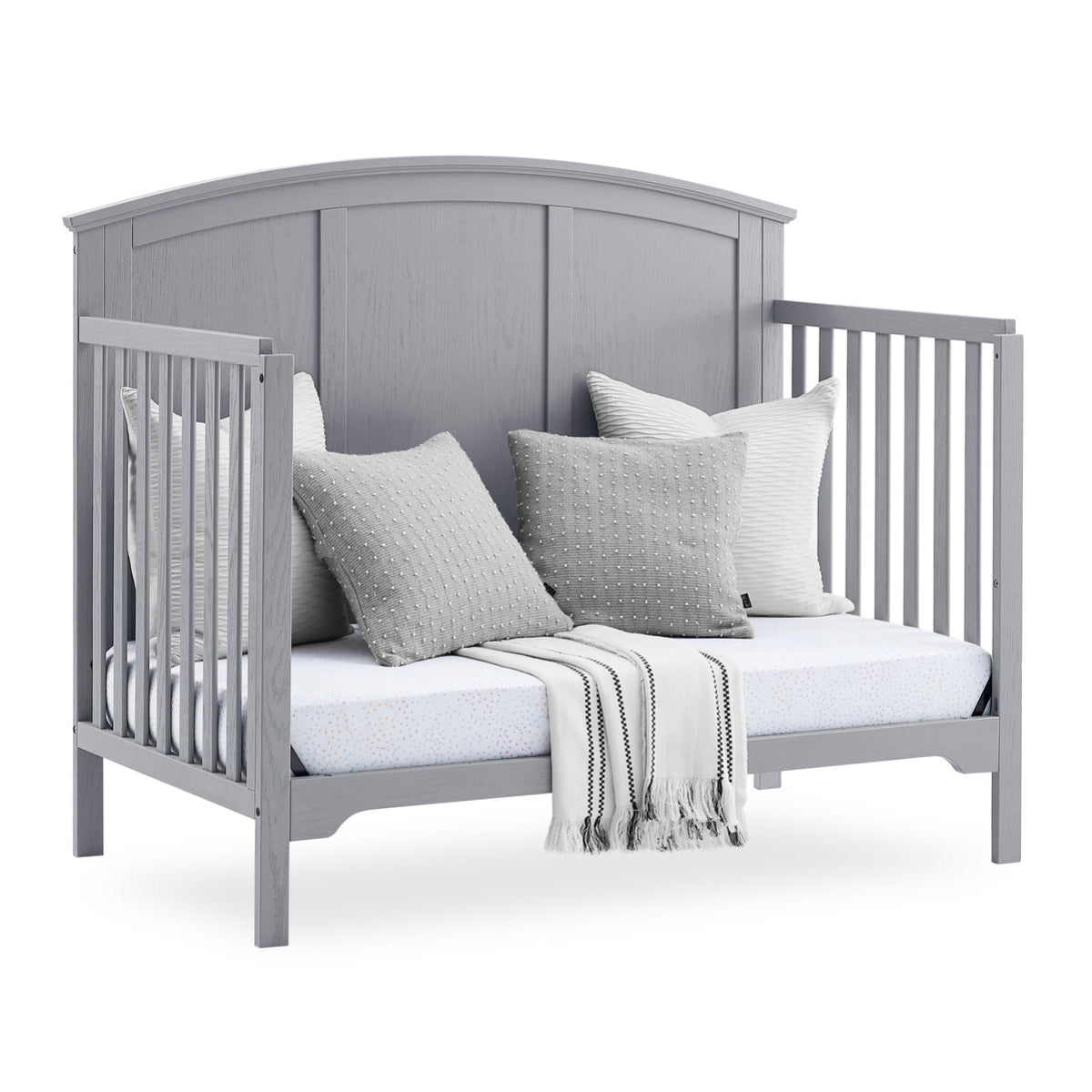 Cuna convertible de madera 6 en 1 con parte superior curvada en gris Sweet Beginnings de Delta Children