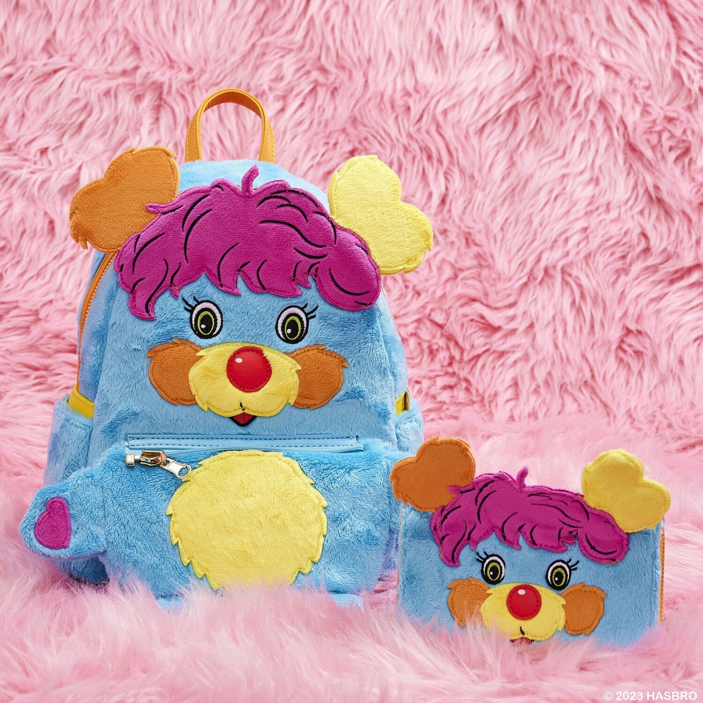 Cartera de peluche con cremallera alrededor de la cabeza de Popples de 6" de Loungefly, de piel sintética, color azul