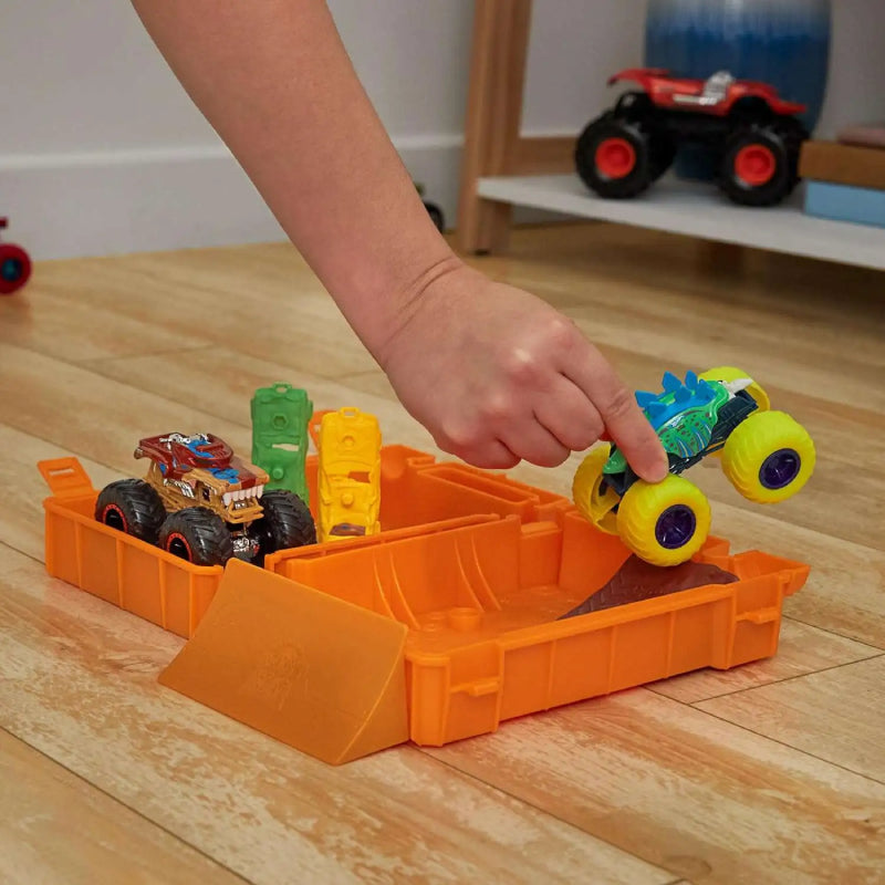 Hot Wheels Monster Trucks Fuel 'n Go Playset