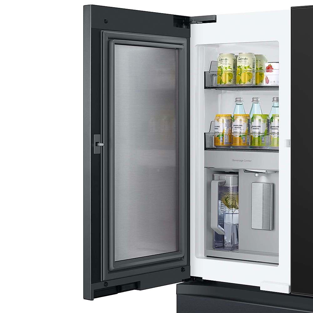 Refrigerador Samsung Bespoke RF23BB8900AC de 22,5 pies cúbicos con puerta francesa, 4 puertas y profundidad de mostrador, con panel superior izquierdo y Family Hub™ en vidrio color carbón