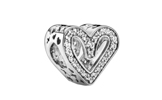 Charm de corazón brillante con diseño a mano alzada en plata de ley 925 de Ragazza Studio