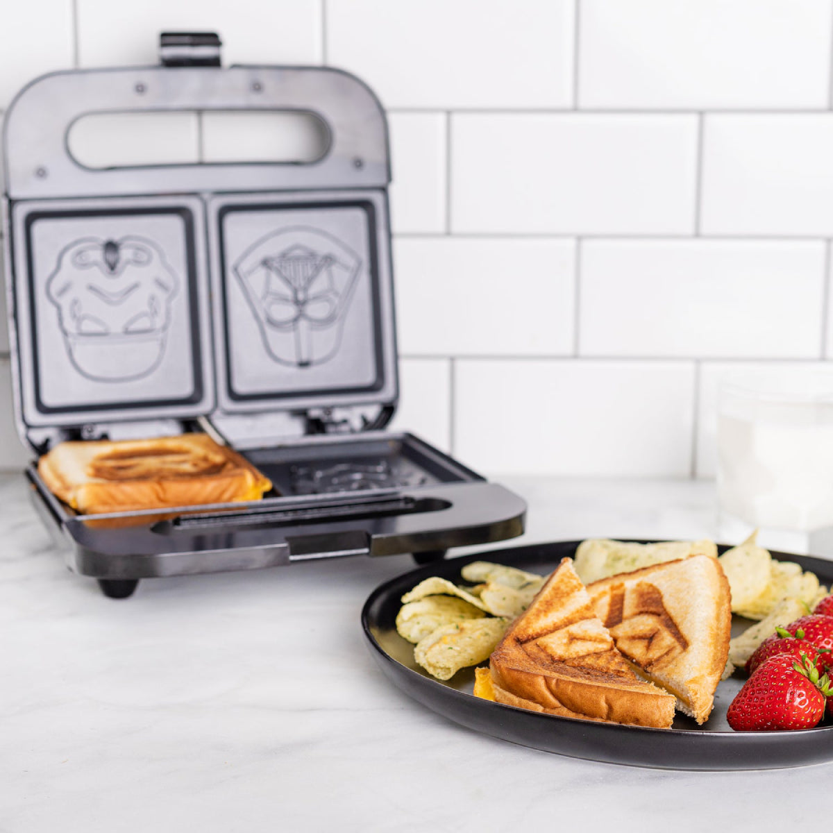 Star Wars PP/SRW/VDS2 Darth Vader and Stormtrooper Grilled Cheese Maker - Black