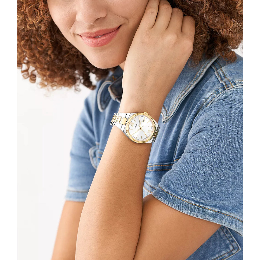 Reloj Fossil Scarlette para mujer, de 38 mm, con pulsera de dos tonos y fecha y tres manecillas, esfera plateada