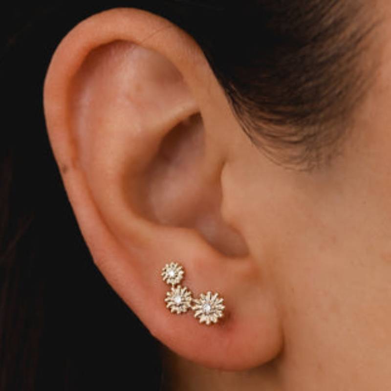 Shy Creation Kate 0.09 ct. Diamond Flower Stude Earrings in 14K Yellow Gold