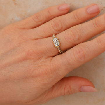 Shy Creation Vallon Women's 0.09 ct. Diamond Baguette Ribbed Ring in 14K Yellow Gold - Size 7