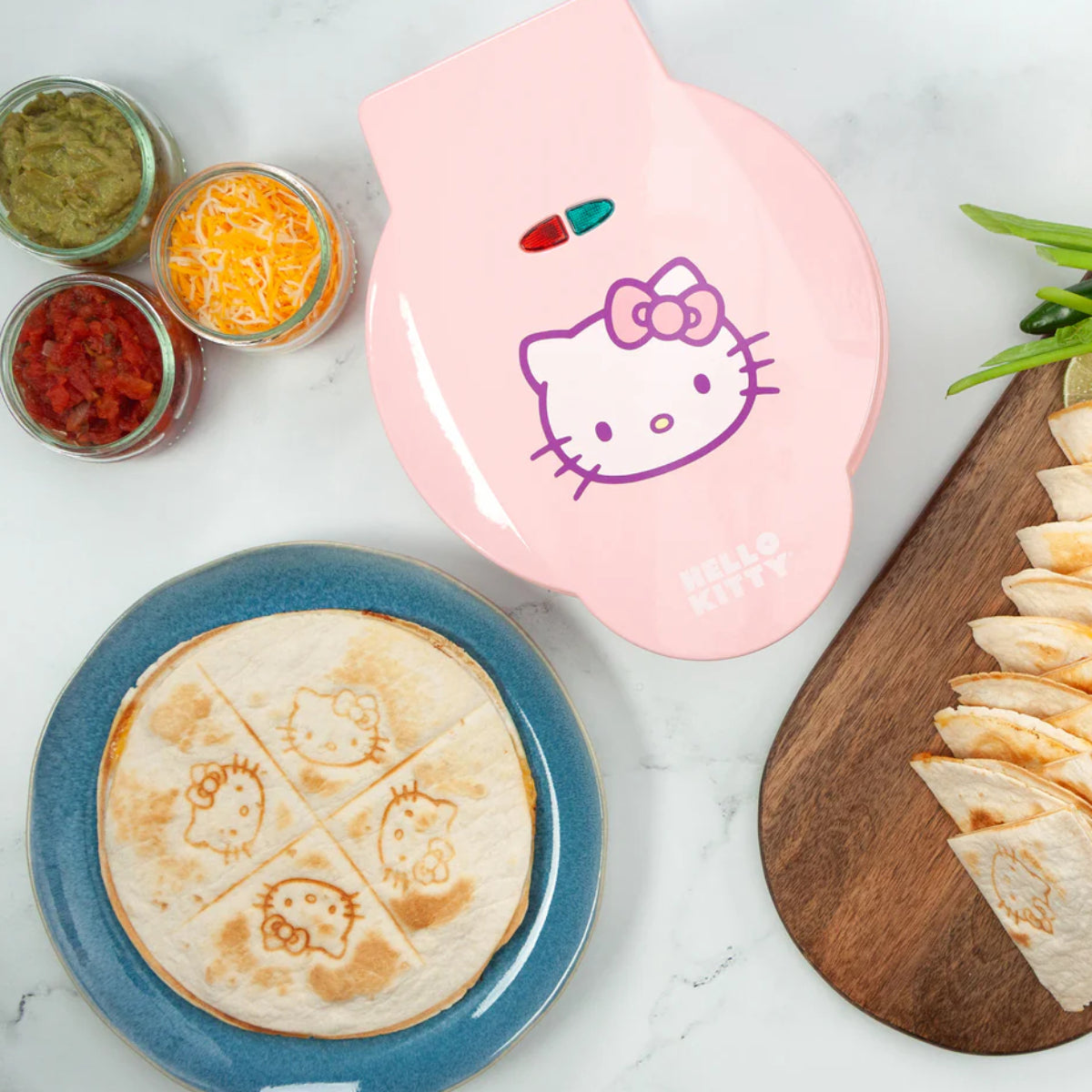 Uncanny Brands QU1KITHK1 Hello Kitty Quesadilla Maker - Pink