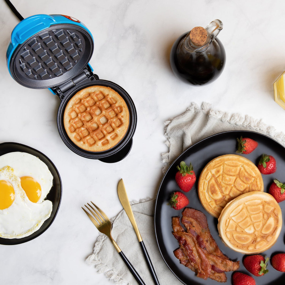 Marvel WM3/MVC/SMC Spider-Man Mini Waffle Maker - Multicolor