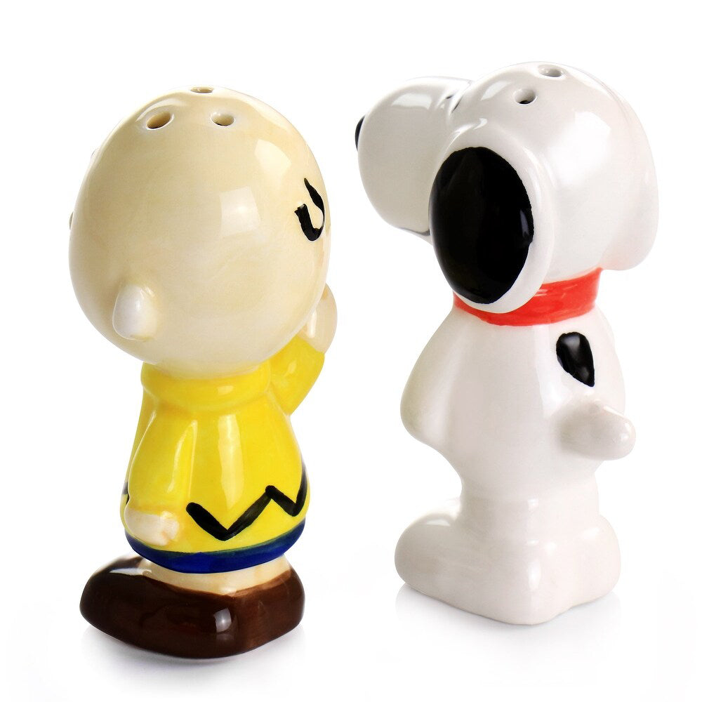 Salero y pimentero con figuras de Charlie Brown y Snoopy de Peanuts Classic Pals de Gibson (juego de 2)