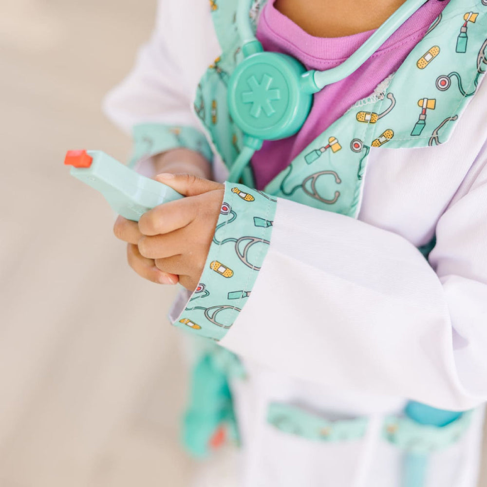 Conjunto de disfraz de médico para juego de rol para niños de Melissa &amp; Doug