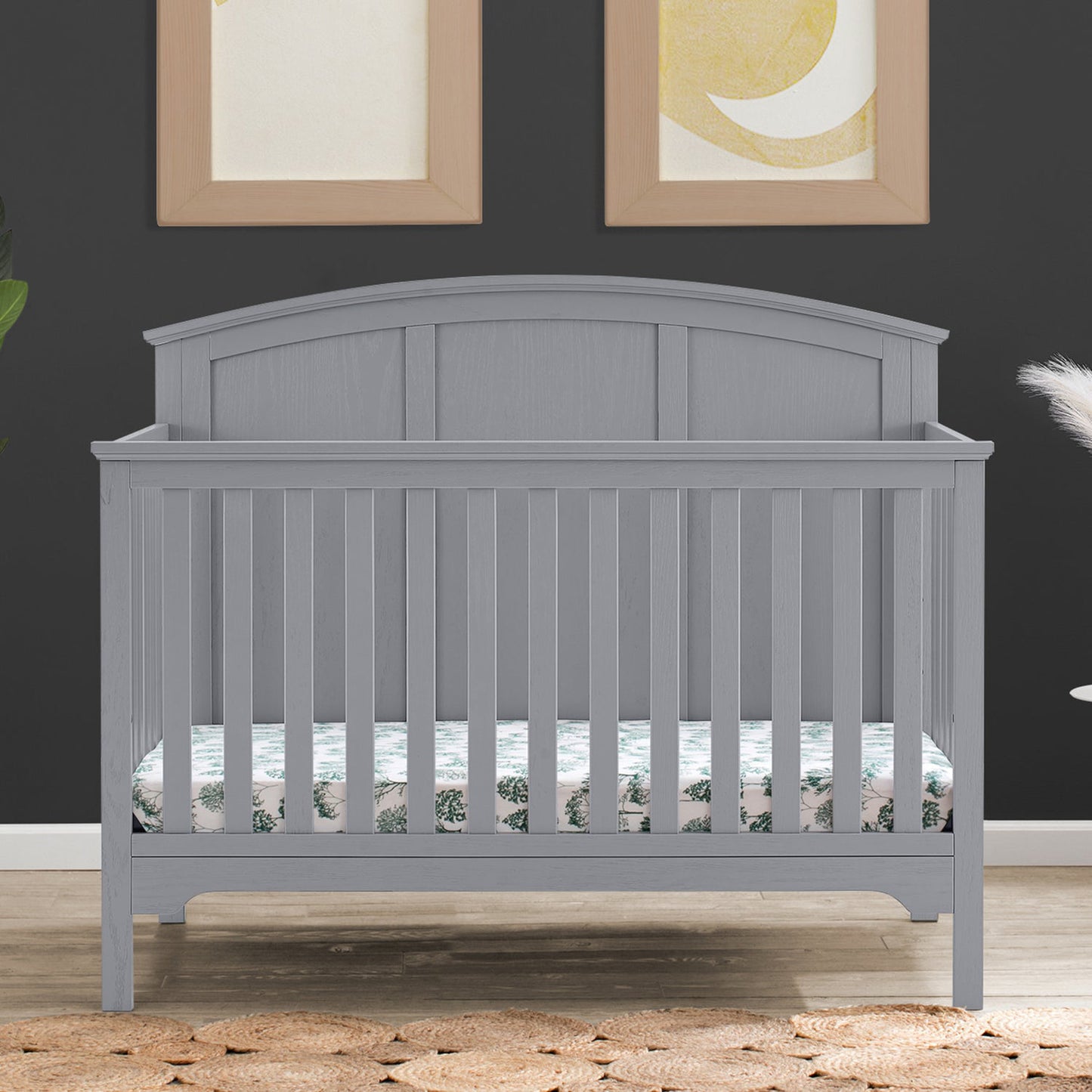 Cuna convertible de madera 6 en 1 con parte superior curvada en gris Sweet Beginnings de Delta Children