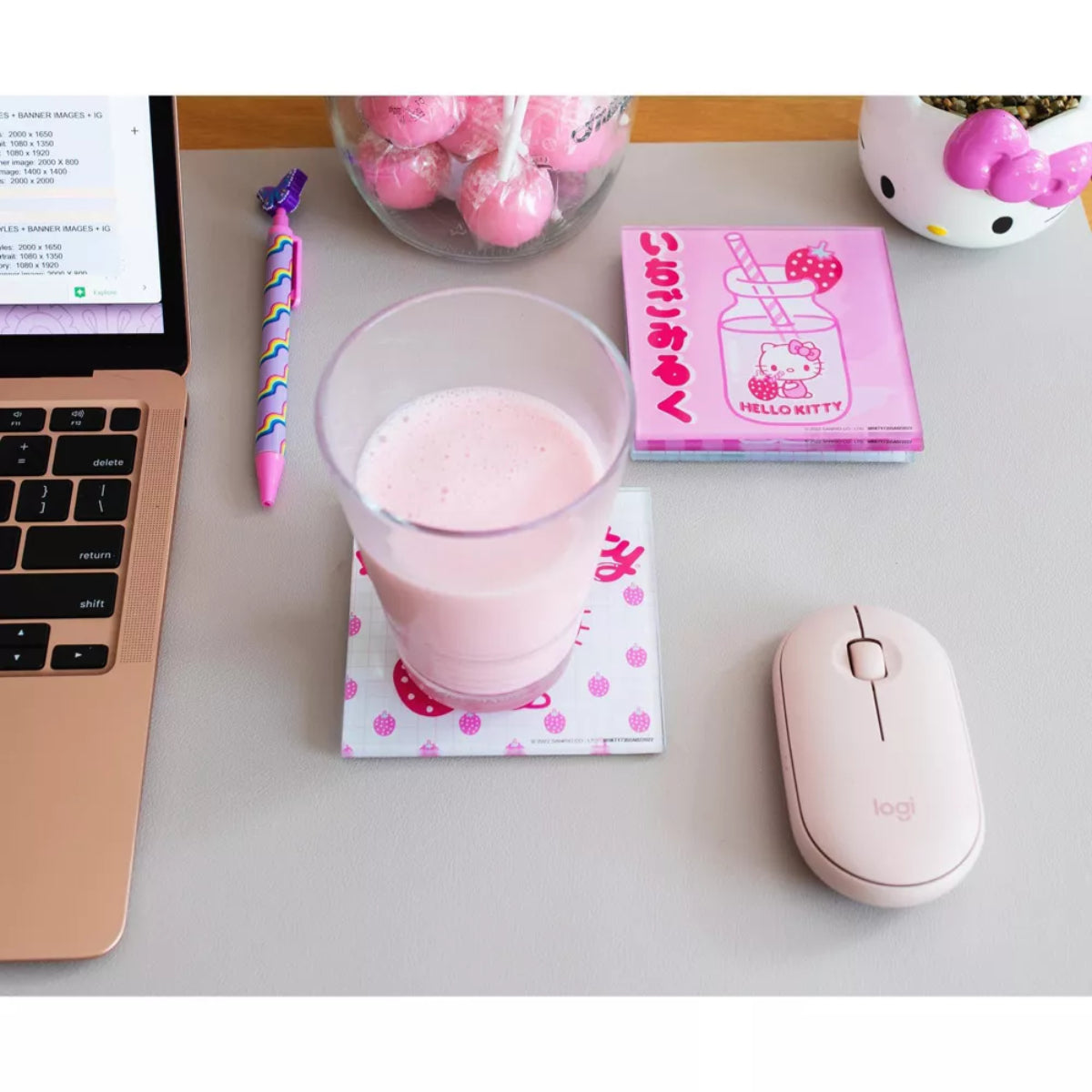 Posavasos de vidrio con leche de fresa de Hello Kitty de Sanrio (juego de 4) - Rosa