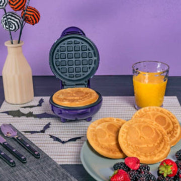 Uncanny Brands WM3/DIN/JS1 Disney Nightmare Before Christmas Jack Skellington Mini Waffle Maker - Purple