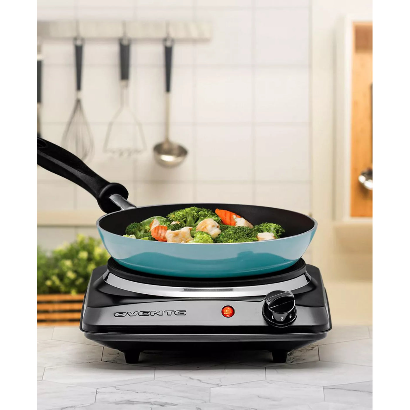 Ovente Electric Cast-Iron Burner with Adjustable Temperature Control and Indicator Light - Black