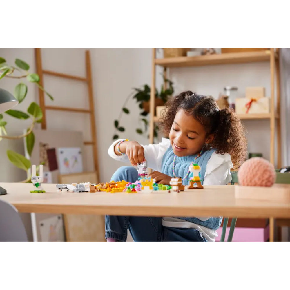 LEGO Classic Creative Pets (450-Pieces)