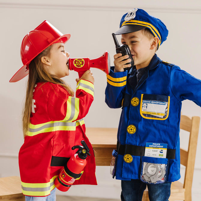 Conjunto de disfraz para juego de rol de jefe de bomberos para niños de Melissa &amp; Doug