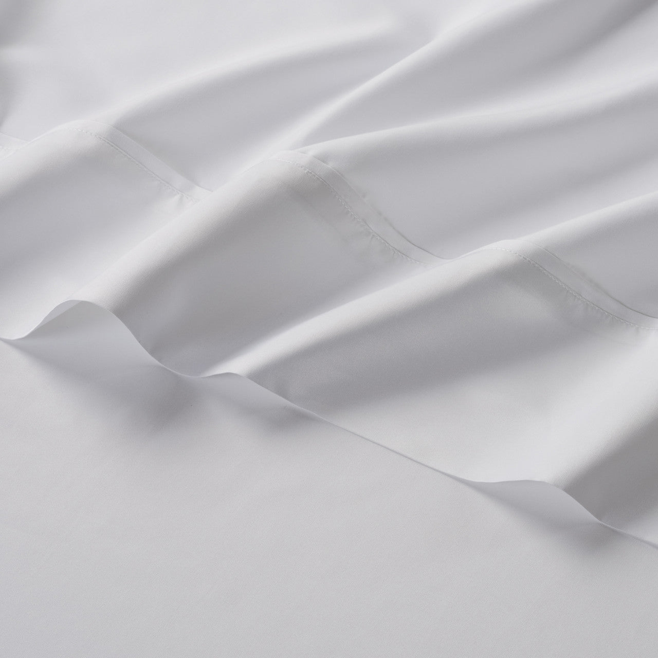 Classic Bedding Bundle by Serta