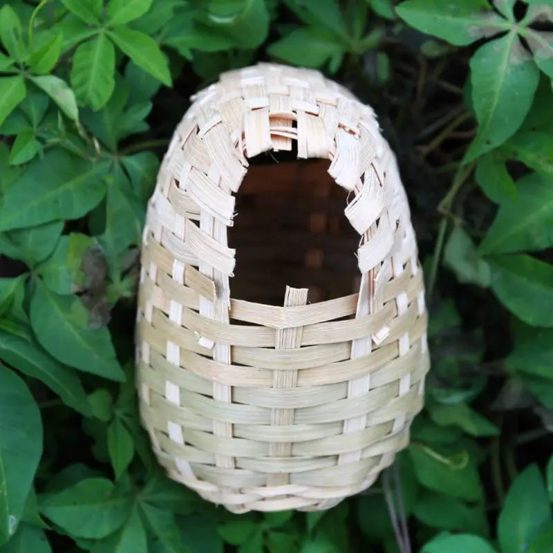 Hand Made Natural Bamboo Bird Nest Bird House Parrot Finch Hideout Cage Toy Outdoor Hut Shelter Birds Supplies