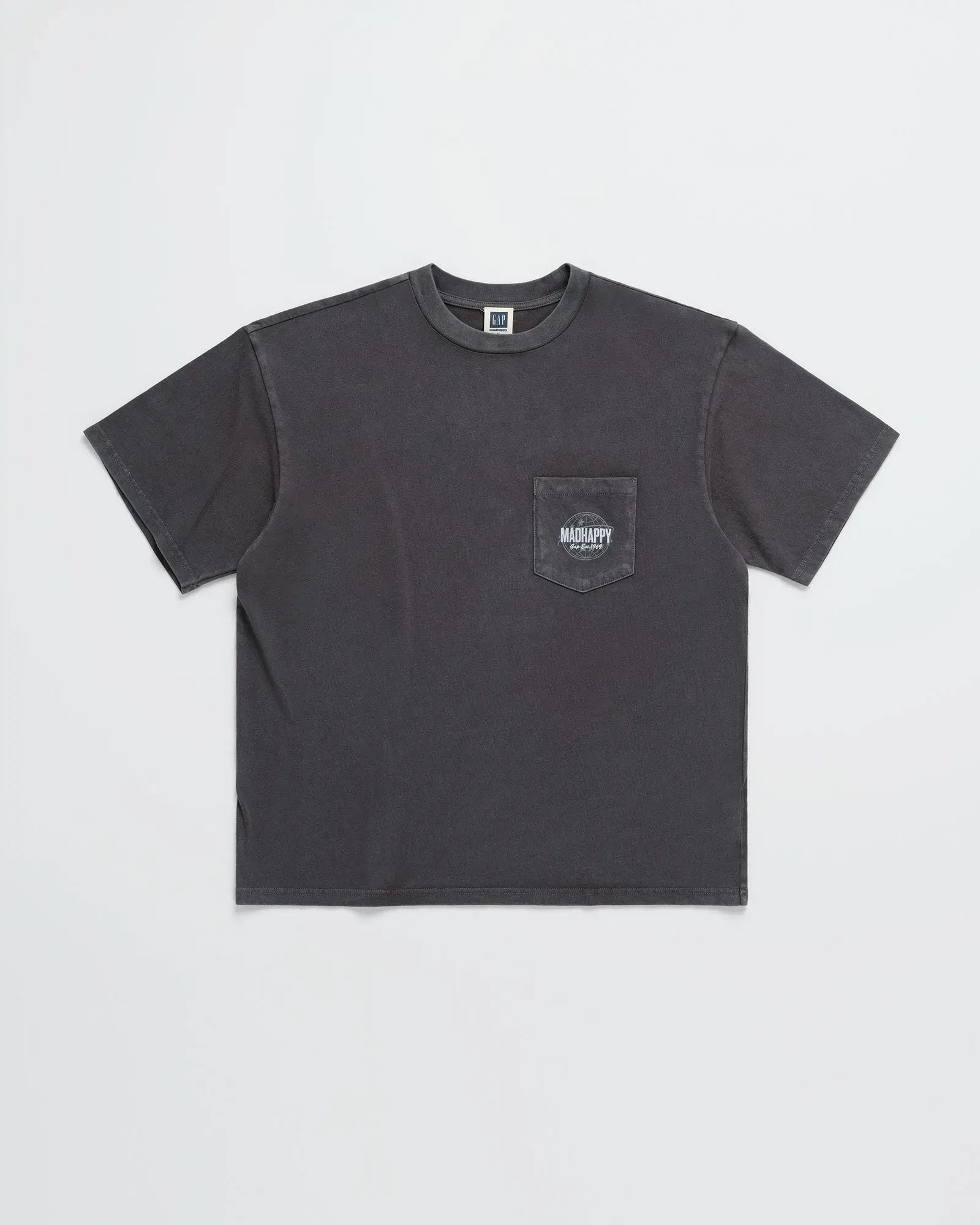 Gap - MadHappy - Globe Pocket Tee - Moonless