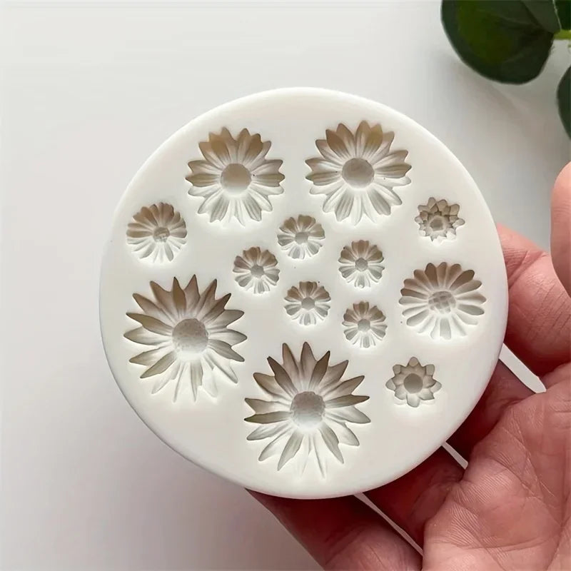 1pc Flower Silicone Mold for DIY Chocolate Resin Candle Crafts