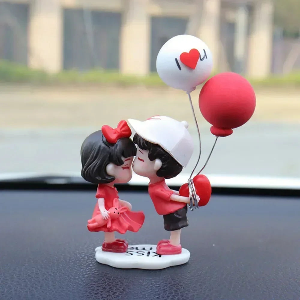 Mini Resin Couples Figurine Cute Lovers Balloon Ornament for Car Dashboard Office Decor Valentine's Day Gift