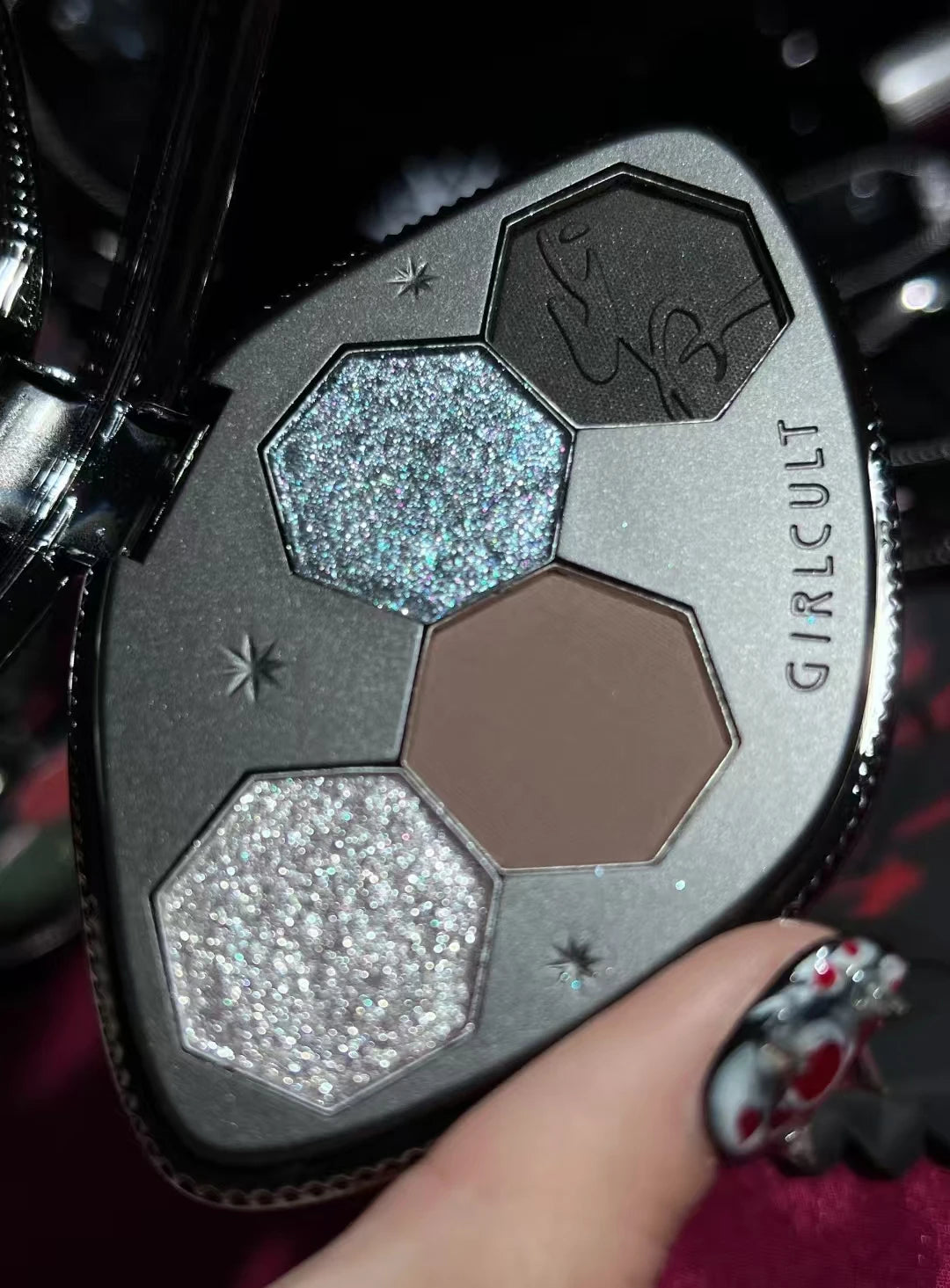 Girlcult Vegan 4 Color Eyeshadow Palette Shimmer Matte Chameleon Makeup for Halloween and Everyday Looks