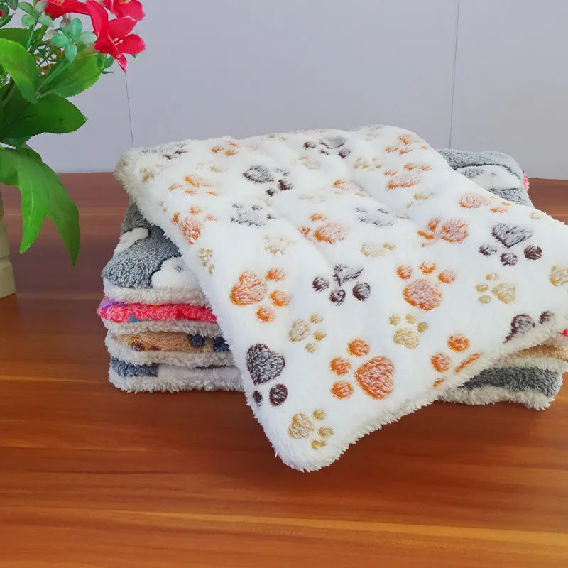 Thickened Flannel Warm Dog Mat for Autumn and Winter Comfortable and Soft Pet Sleeping Mat for Cats and Pet Nests At Home