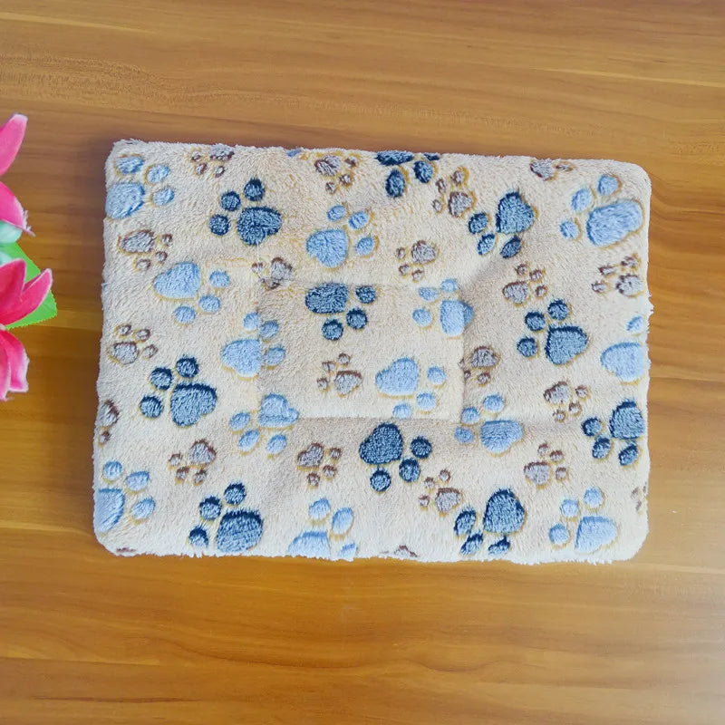 Thickened Flannel Warm Dog Mat for Autumn and Winter Comfortable and Soft Pet Sleeping Mat for Cats and Pet Nests At Home